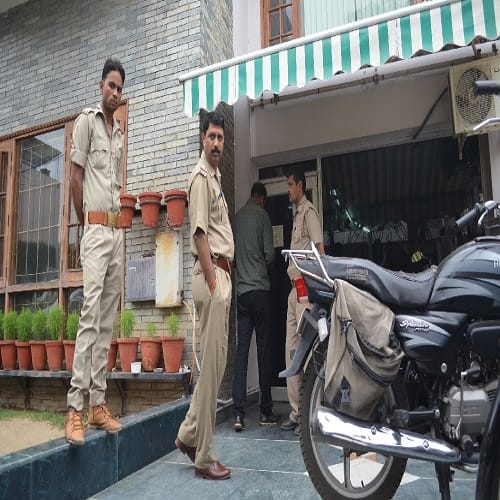 ... when retired colonel became the son of the hunter, the senses of the officers, view Photos