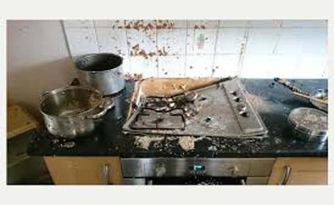 pressure cooker blast at time of kooking at bhadohi