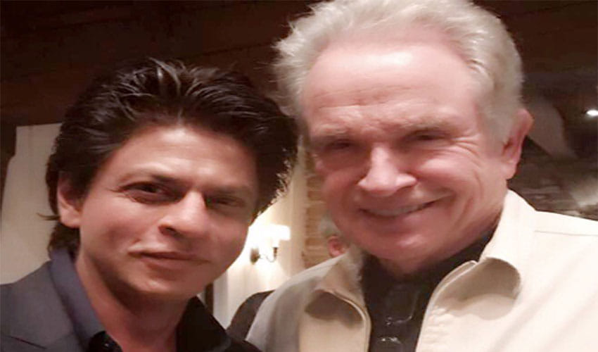 Shah Rukh Khan Pose With His Favorite Actor Warren Beatty