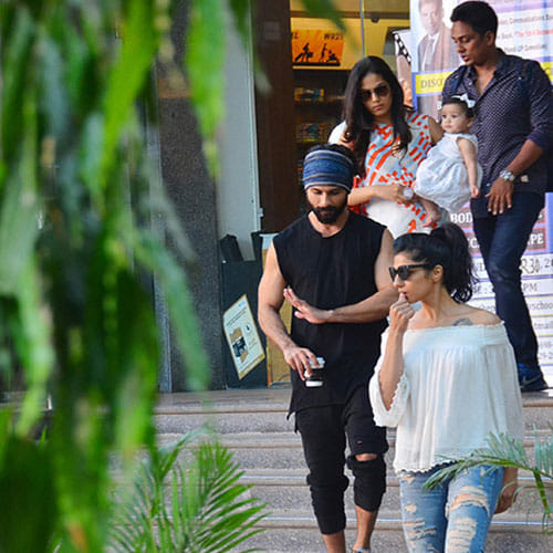 Shahid Kapoor Spotted With Wife Meera & Daughter Misha On A Lunch Date