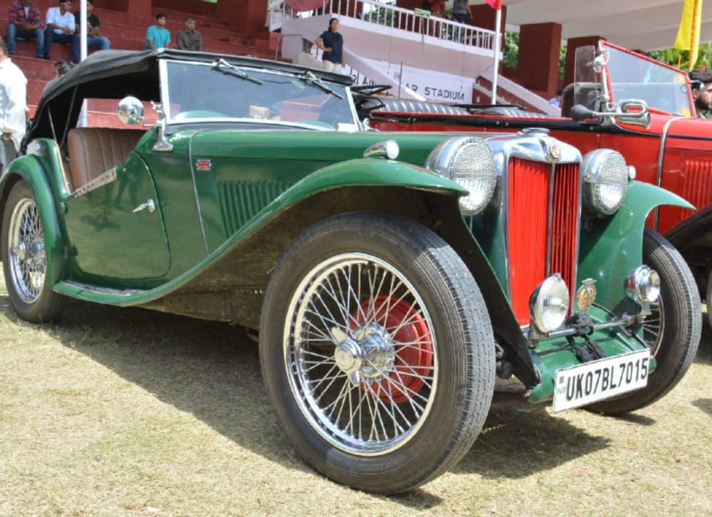 Special old cars rally in dehradun 