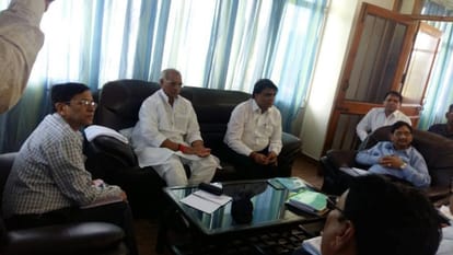 up Irrigation minister dharmpal singh compare to yogi govt with akhilesh govt