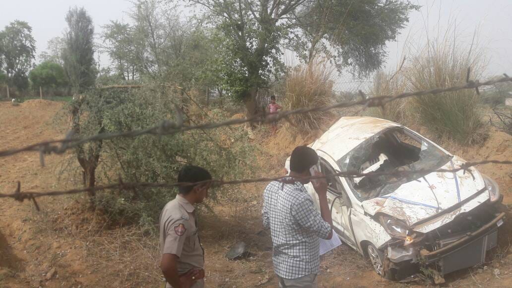  Car collided with a tree, killed a student in the accident, two injured in jaipur