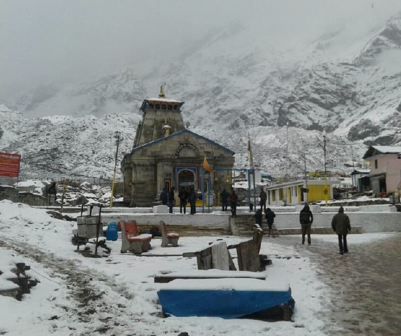 Snow fall in badrinath and kedarnath