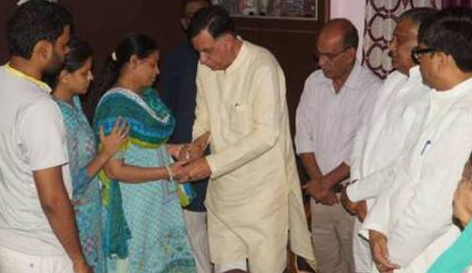 ayush yadav mother refuse to take cheque 