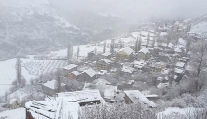 Rohtang Pass Closed Again After Fresh Snowfall in Himachal.