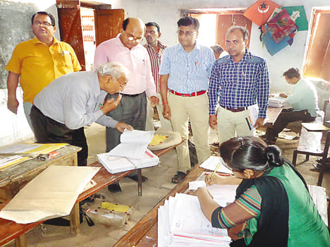 24 testers absent on evaluation center