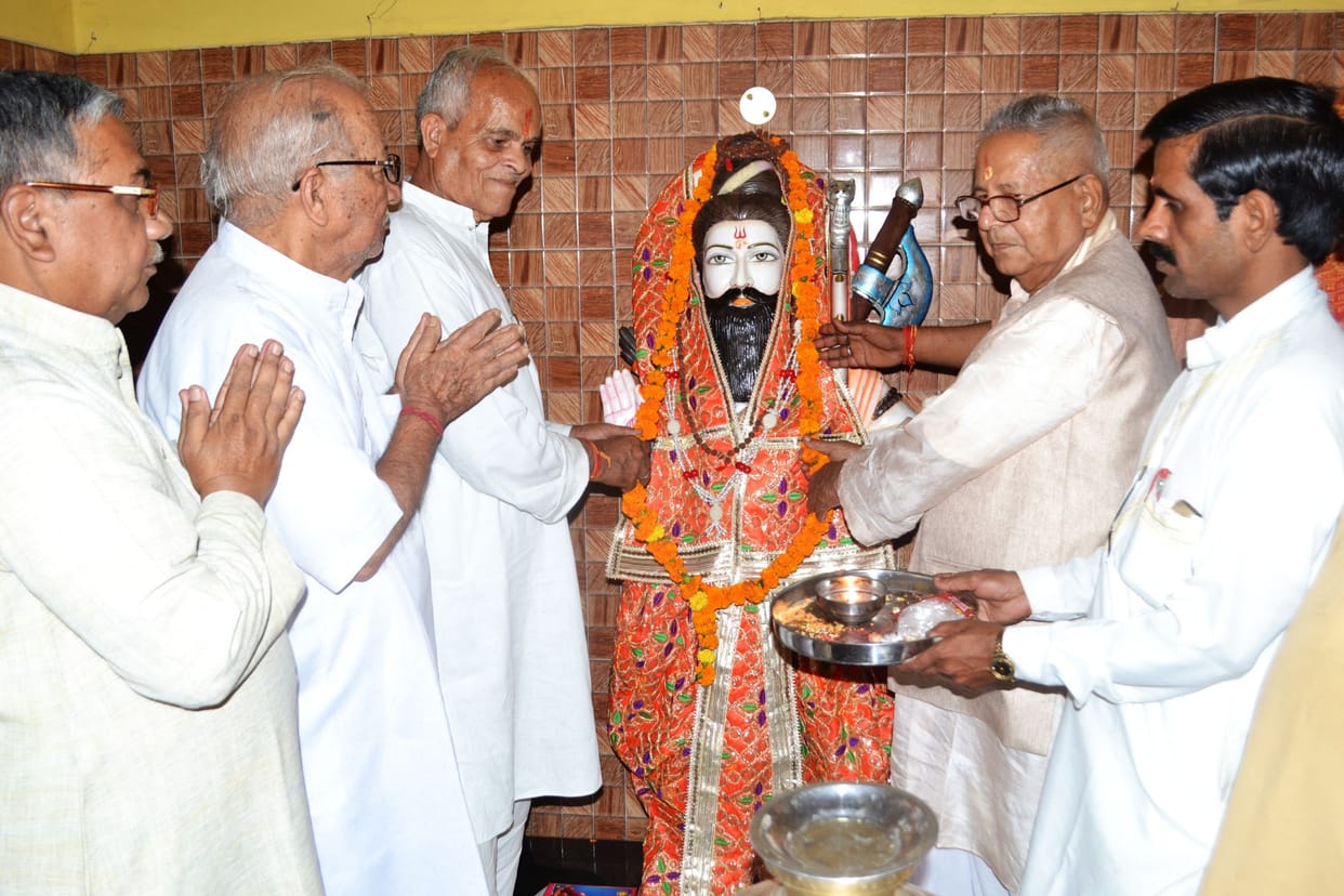Punch visual bath made to the statue of Lord Parashurama