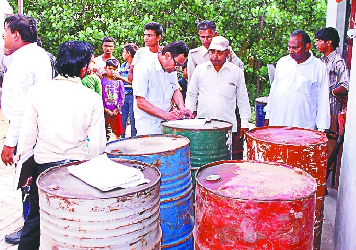 Oil Games, Fake oil Pump Found in Deoband