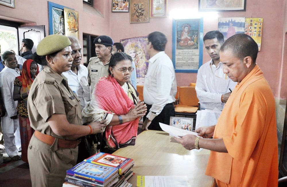 UP Chief Minister Yogi visits Gorakhpur, full of controversy and announcements, Read 10 big things
