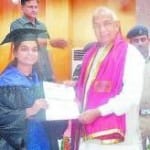 विद्यार्थियों को राज्यपाल कप्तान सोलंकी ने वितरित की डिग्री