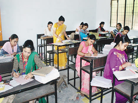 Manager of non-financed college teachers will face negligence