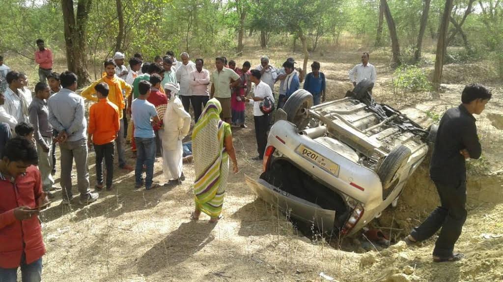 Six wounded in the accident including bride and groom  