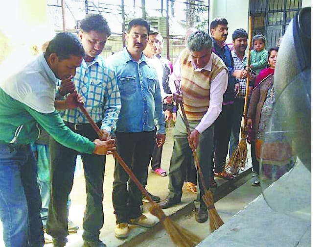 BJP launches cleanliness campaign in Ranikhet on birthday