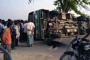bus tavera accident