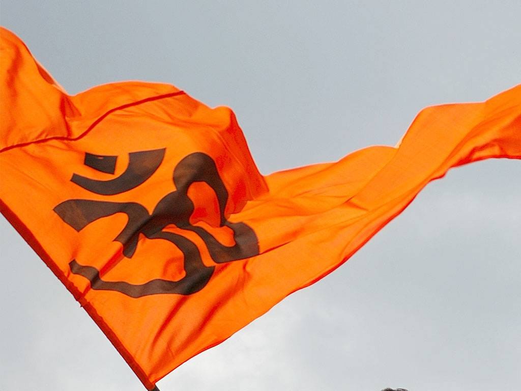 Know the benefits and rules of dhwaja flag at home