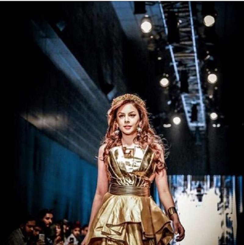 Bigg Boss contestant Nitibha Kaul makes her ramp debut in golden dress