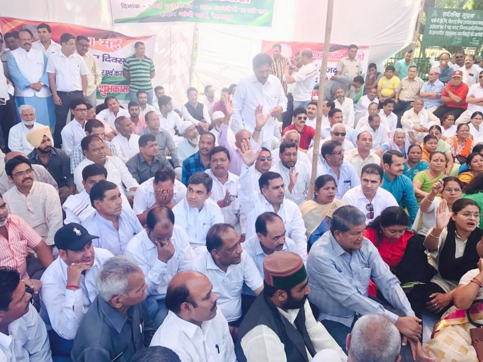 harish rawat fasting against trivendra rawat government decision