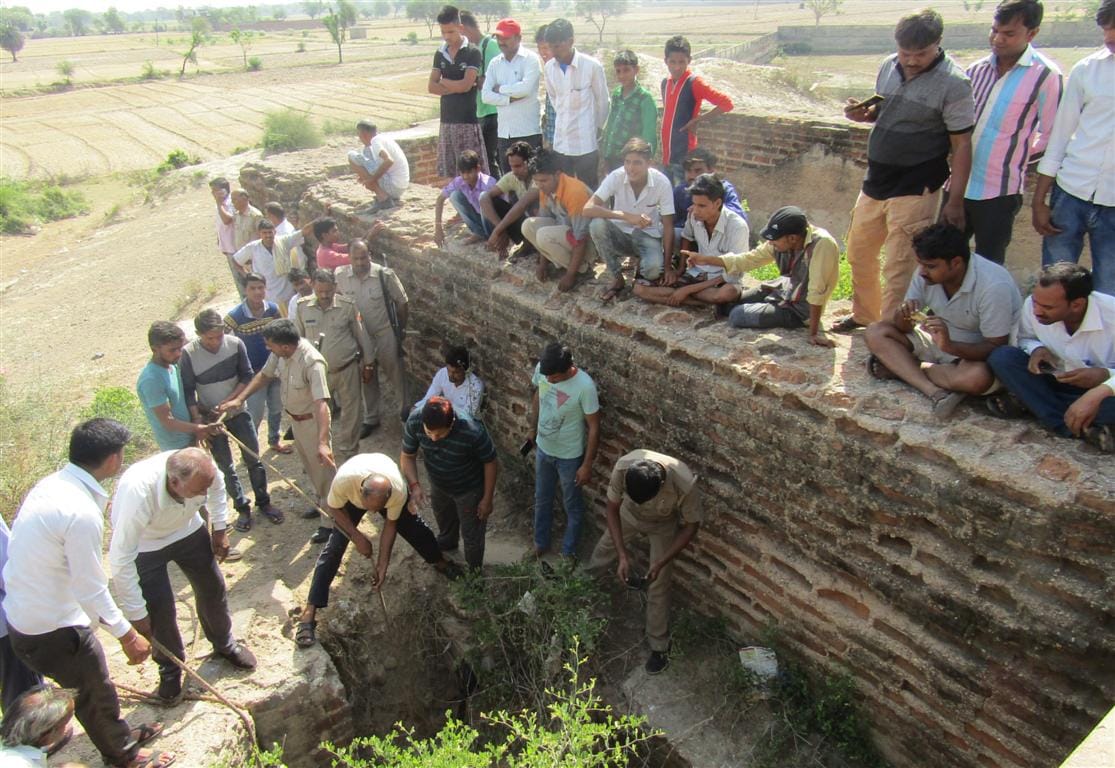 Youth killed in the well, thrown in the well, turned out alive