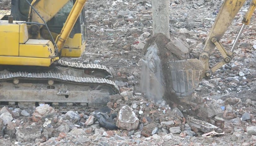 Mysterious Things Happan to Labourers While Destroying Old Building at Hamipur.