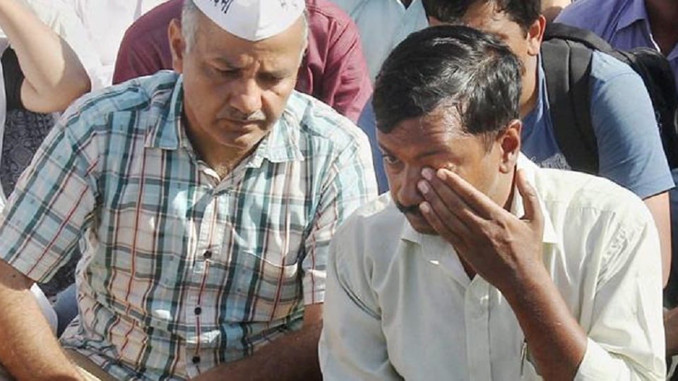 Subramanian Swamy levels another Rs 2 crore bribery charge against Arvind Kejriwal