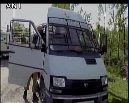 terrorists attacked cash van in kulgam