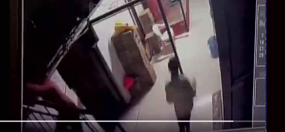8 people arrested for ransacking Delhi BJP Chief Manoj Tiwari's house in Delhi late last night