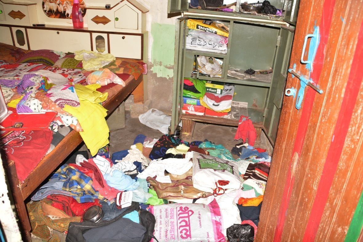 The thieves sleeping in the house cleaned the house