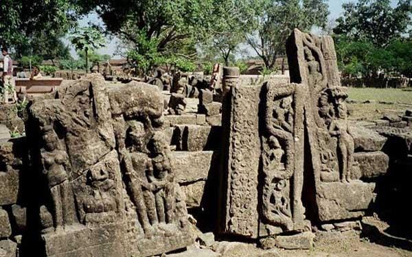 villagers afraid of touching idols in chhatisgarh 