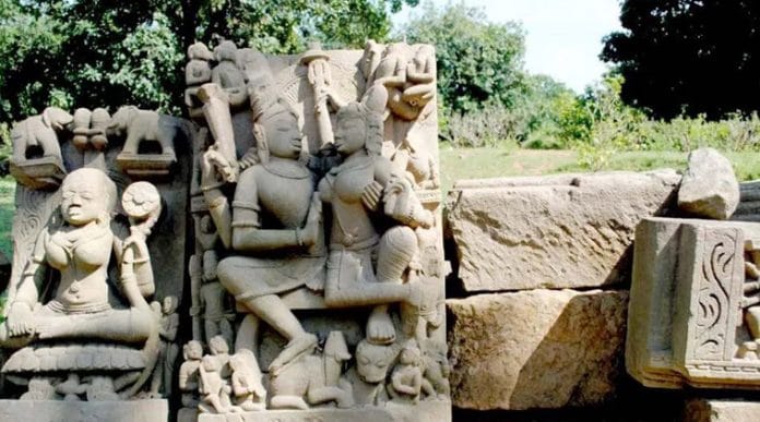 villagers afraid of touching idols in chhatisgarh 