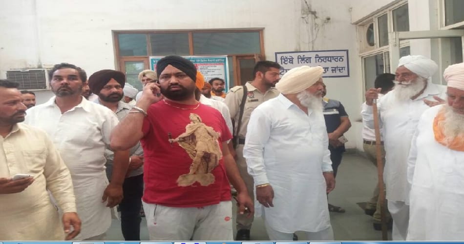 congress leader firing on akali's 