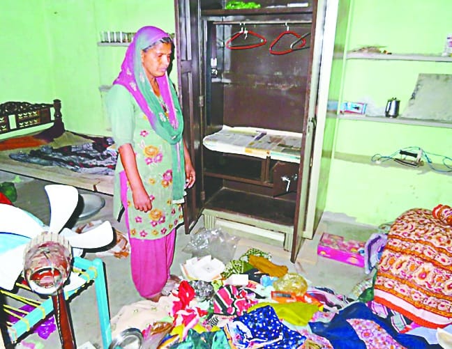 Cast robbery in Kheda village in bijnor