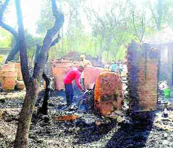 14 houses burnt by fire, three villagers scorched