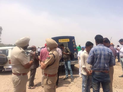more than 1 crore rupees robbed from axis bank cash van at rajpura