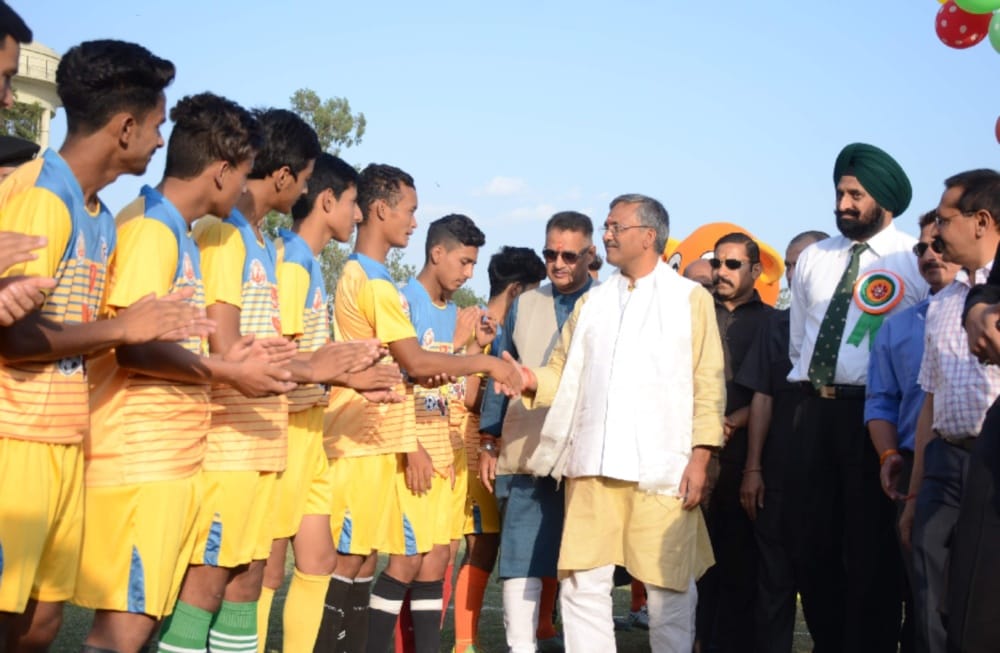 CM trivendra singh rawat play football before players
