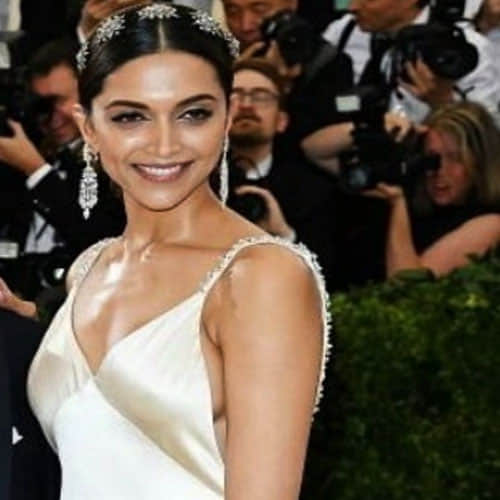 Priyanka Chopra looks sexy while Deepika Padukone opts for a vanilla look at Met Gala 2017 
