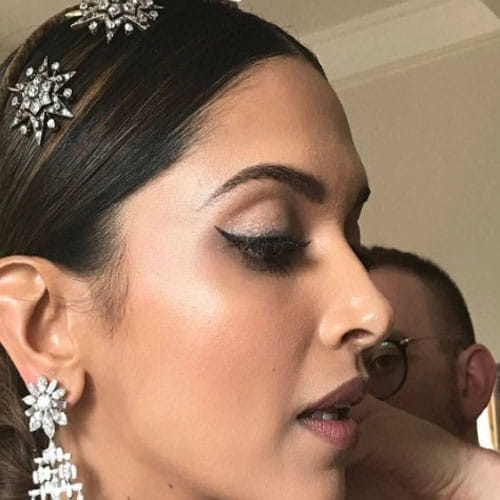 Priyanka Chopra looks sexy while Deepika Padukone opts for a vanilla look at Met Gala 2017 