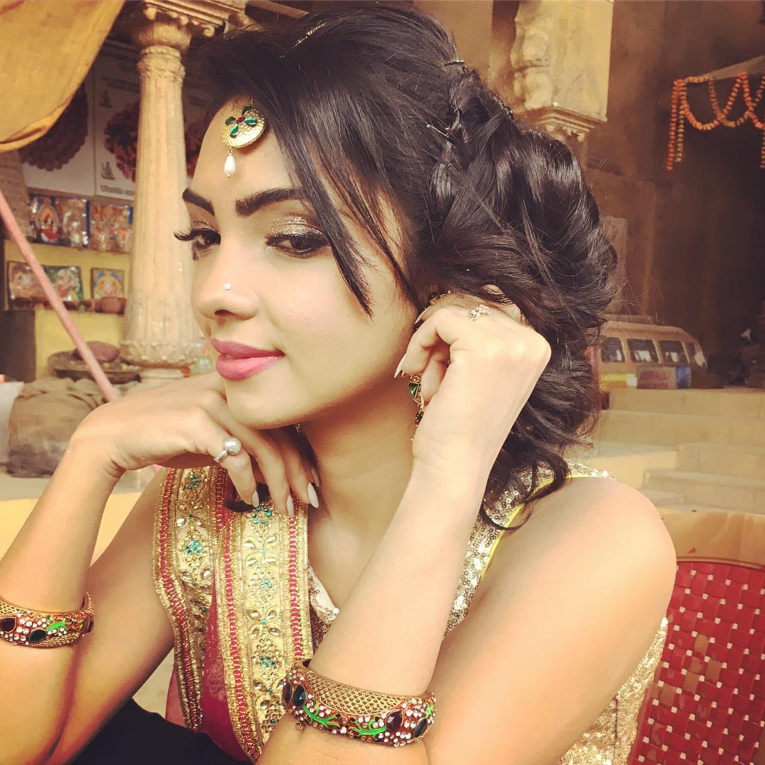 pooja banerjee will soon seen in negative role in chandra nandani
