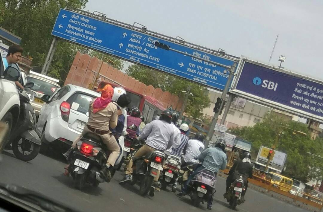 The next day in Jaipur, Lady Petroling unit showing the picture
