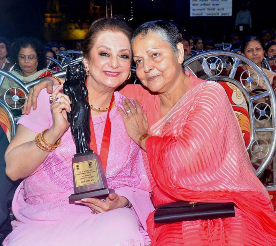 Yesteryear actress Rakhee Gulzar makes a rare public appearance after many years
