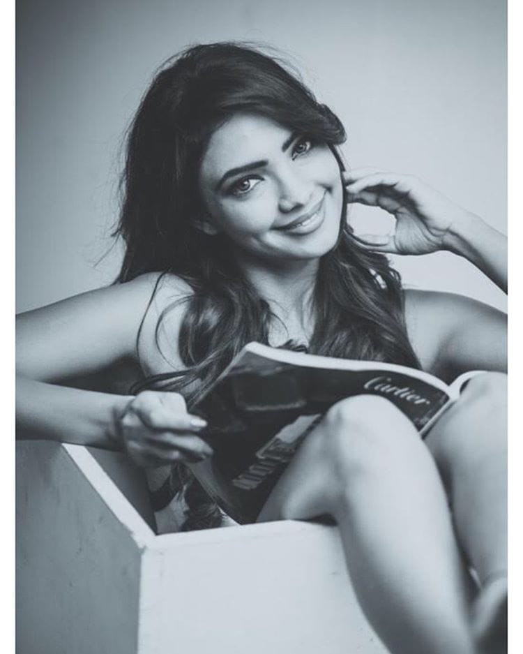 pooja banerjee will soon seen in negative role in chandra nandani