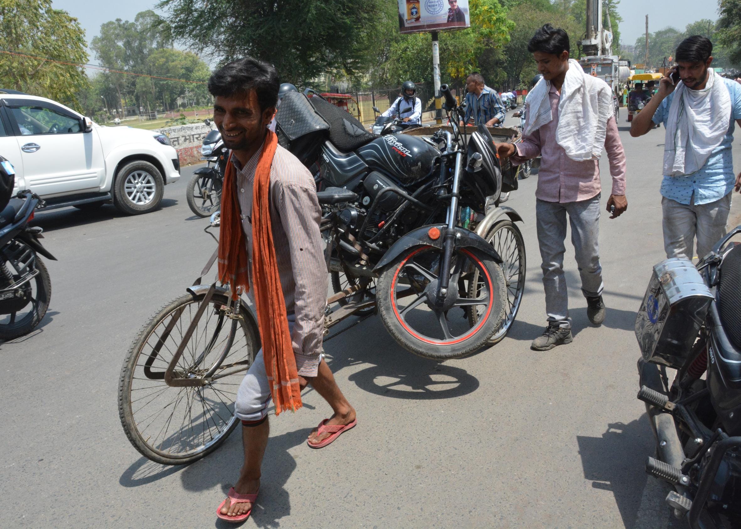 scene of lucknow roads during petrol pump strike