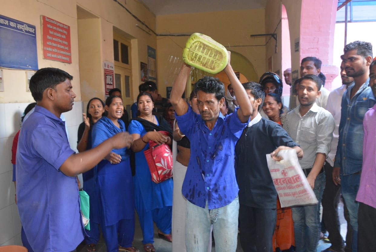  try  to suicide in district woman hospital