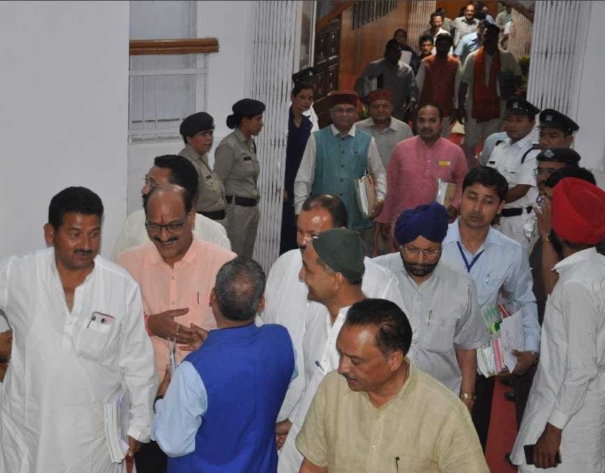 opposition leaders walkout from uttarakhand assembly