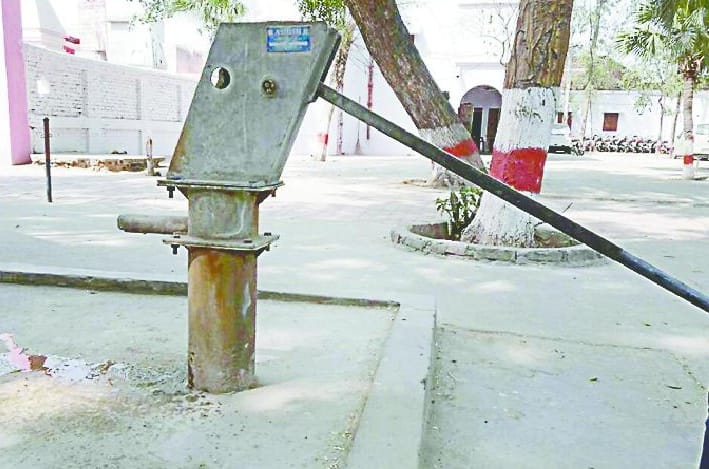 Two thousand handspumps damaged, water corporation does not have repair money