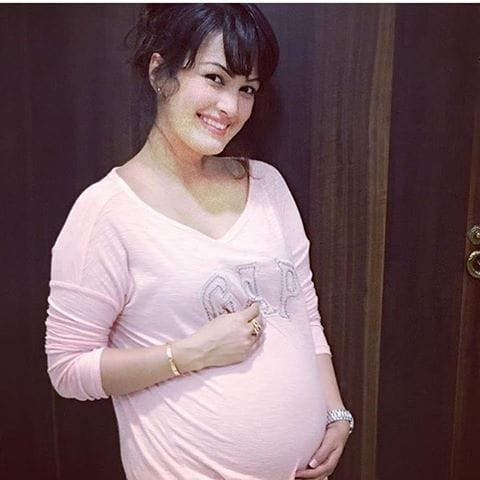 nisha rawal's awesome pics in baby bump