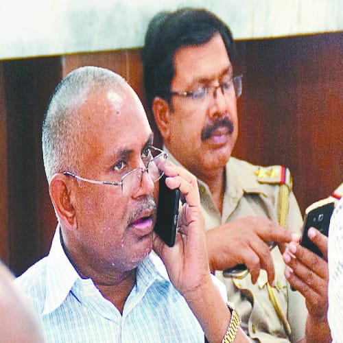 See these EXCLUSIVE photos of the day of Tahsil, lieutenant officers in the phone