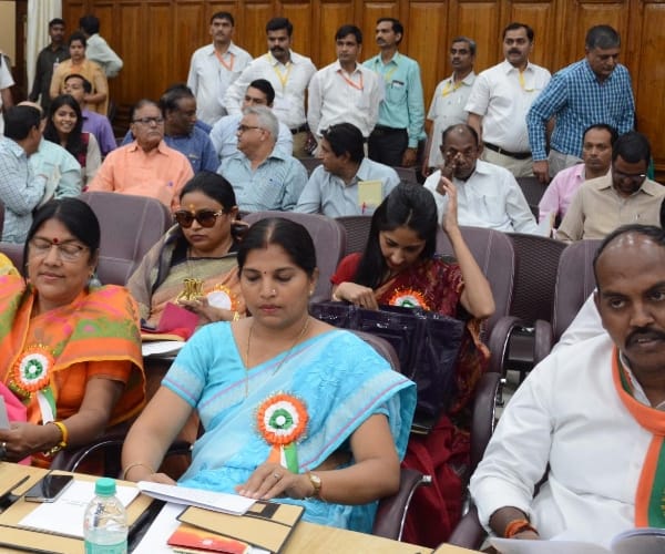 chief minister adityanath addressed to party leaders in UP assembly.