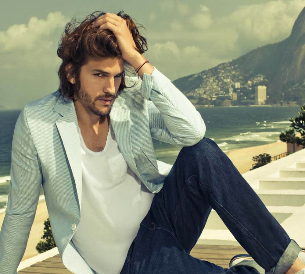 Hollywood Actor Ashton Kutcher Used to Sell Blood for Survival, Know his Struggle Days Story