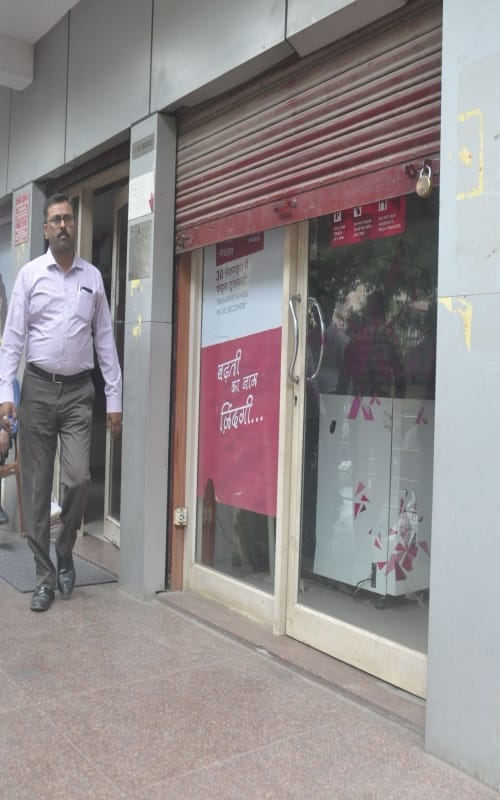 no cash in atm near tajmahal in agra 